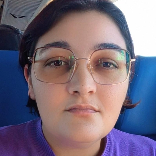 Ioana - Profesor de biologie - București