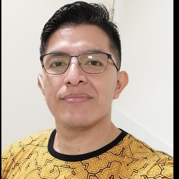 Luis - profesor de biología celular - Panamá