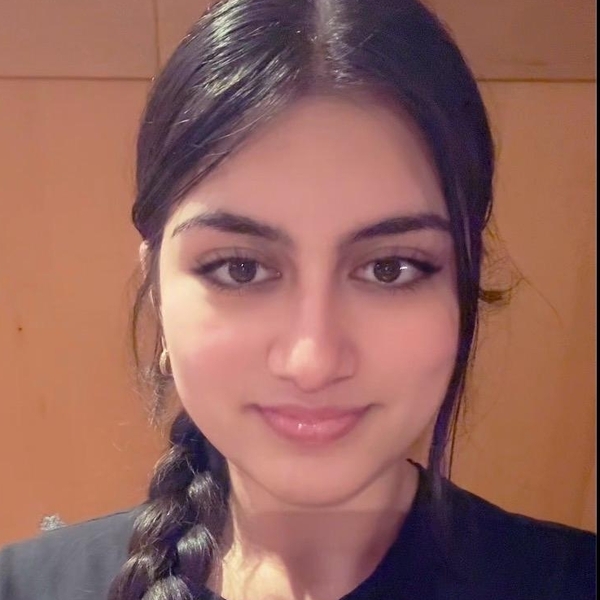 Zaynah - English tutor - Surrey