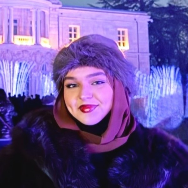 Hiba - Prof d'anglais - Canéjan