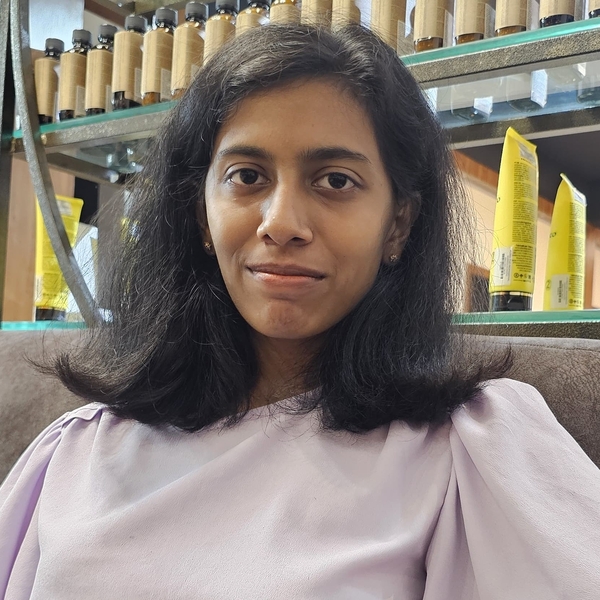 Neharika - English tutor - Kochi