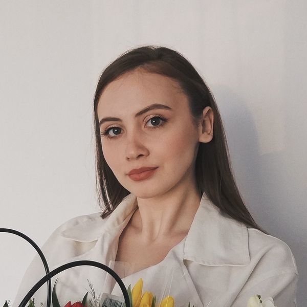 Emilia - Profesor de Engleză - Pitești