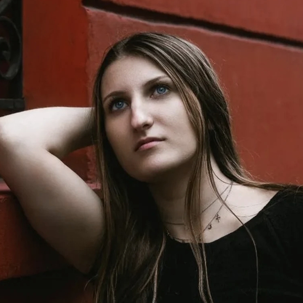 Angie - Prof de piano - Val de Bagnes