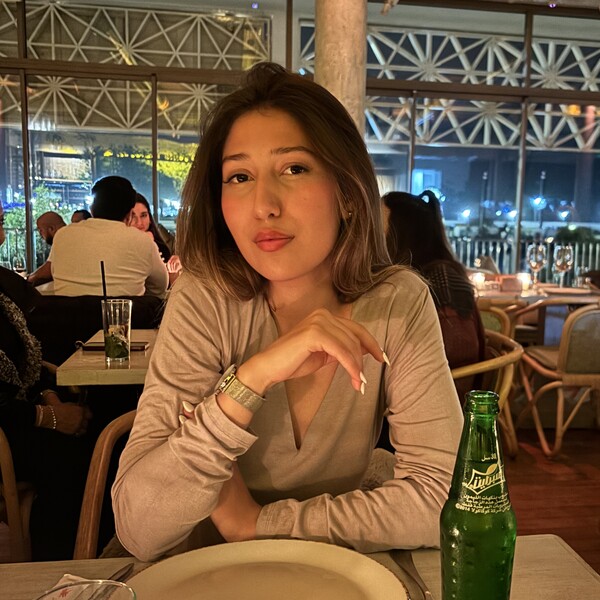 Abir - Prof de marketing - Rabat