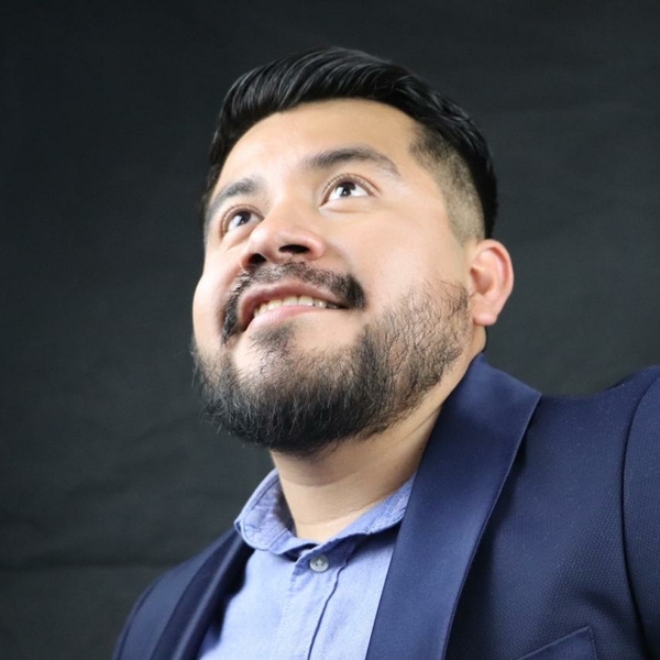 Edgardo - Profesor de informática básica - 