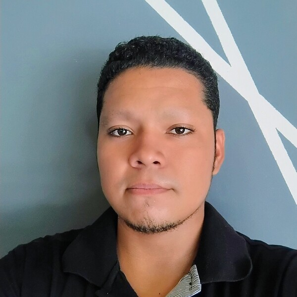 Joe Anthony - Profesor de apoyo escolar - El Banco