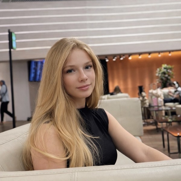 Nora - Prof de maths - Villerupt