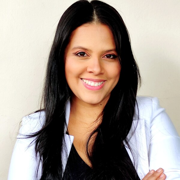 Ana Daniela - Professor de espanhol - Curitiba