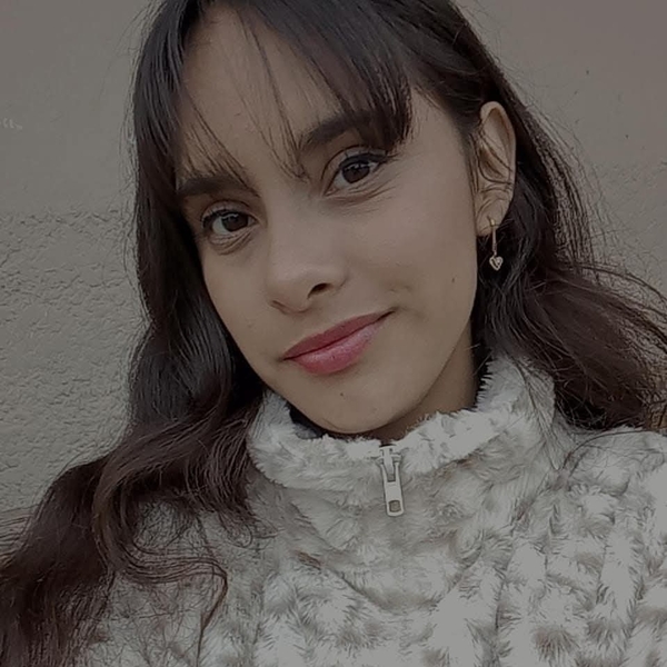 Vania - tutor académico - La Joya