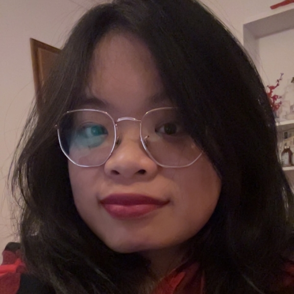 Laura - Prof de français - Paris