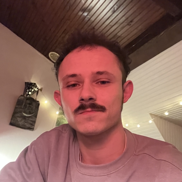 Pierre - Prof de français - Paris