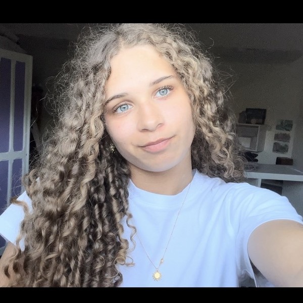 Youna - Prof de soutien scolaire - Reims