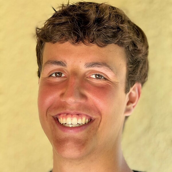 Simon - Prof d'aide aux devoirs - Tolochenaz