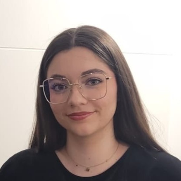 Axelle - Prof d'histoire - géo - Besançon