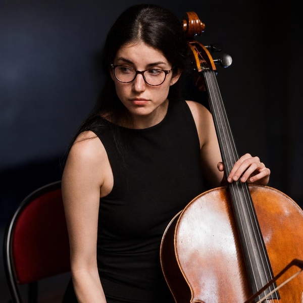 Laura - Profe de música - Salamanca