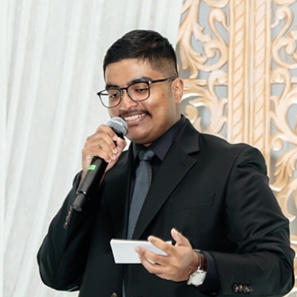 Dinesh - English literature tutor - Central Water Catchment
