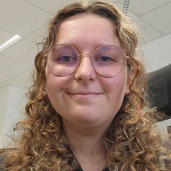 Julie - Prof de maths - Melun