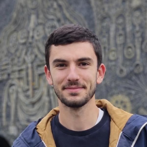 Yann - Prof d'aide aux devoirs - Laval