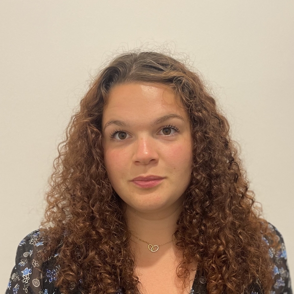 Romane - Prof d'aide aux devoirs - Cherbourg-en-Cotentin