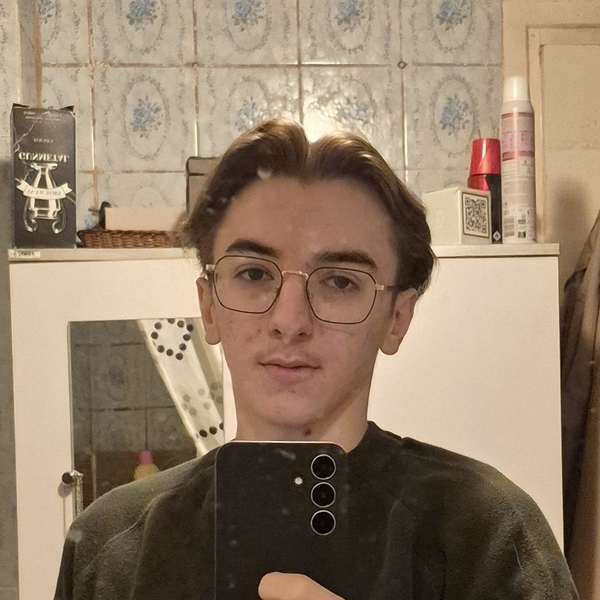 Lucas - Prof d'anglais - Sains-en-Gohelle