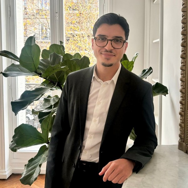 Amine - Prof de droit pénal - Paris