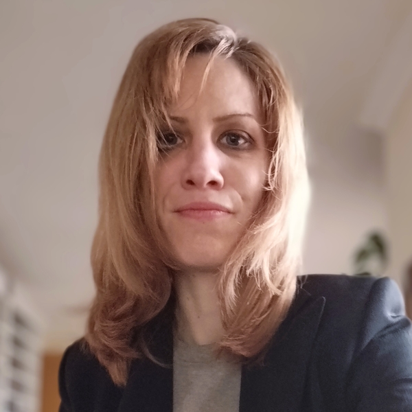 NINA - French Tutor - Bedford