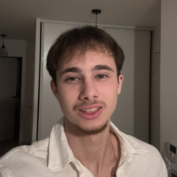 Théo - Prof d'histoire - Saint-Laurent-du-Var