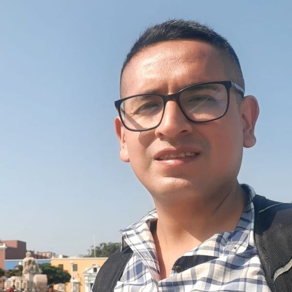 Pablo Vladimir - profesor de matemáticas - Lima