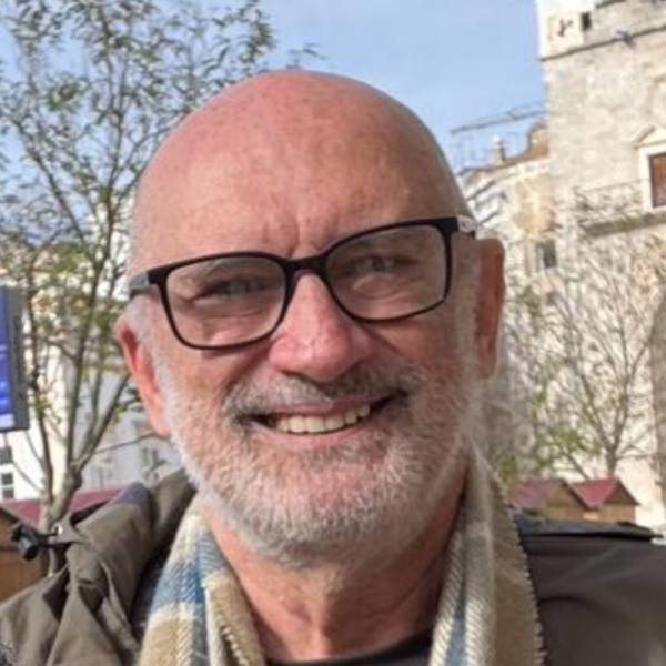 Antonio - Prof de estratégia empresarial - Évora