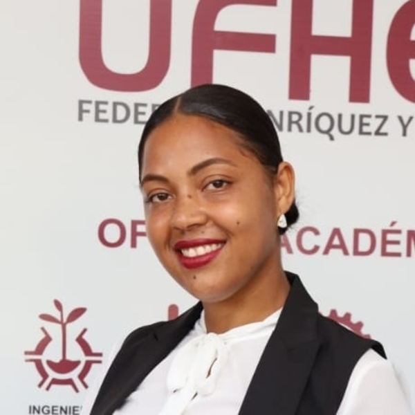 Mariana - tutor académico - Azua
