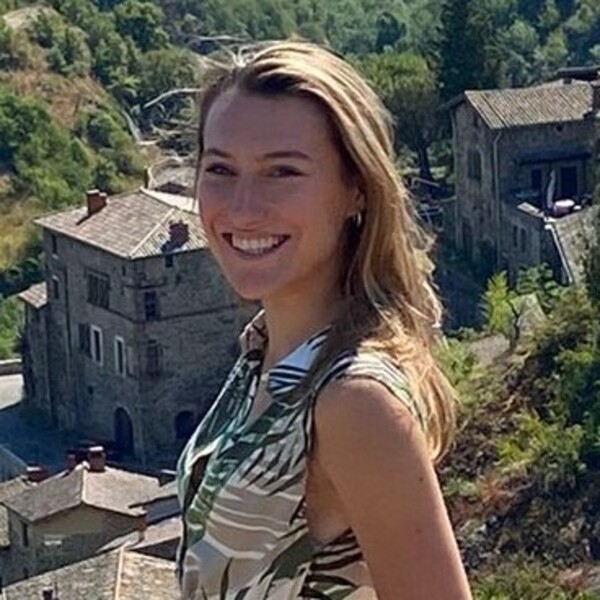 Inès - Prof de français - Paris