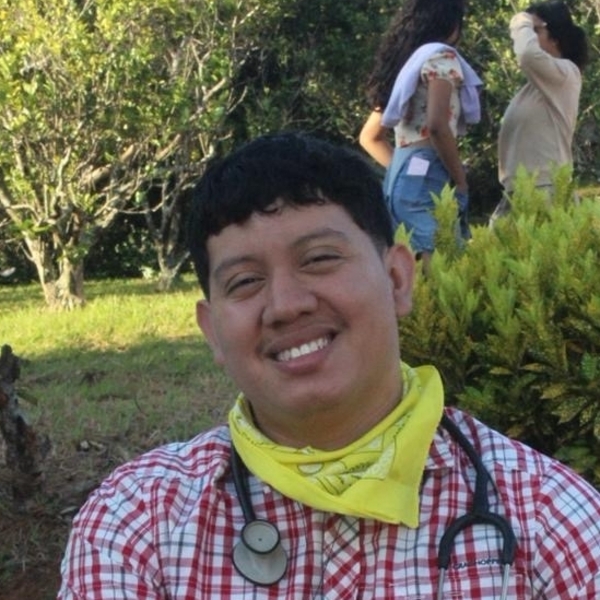 Isaac - Profe de biología celular - Panamá