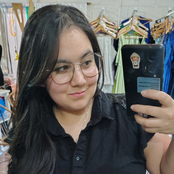 Naty - Profe de diseño de indumentaria y textil - 
