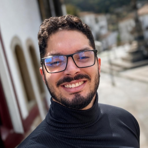 Hugo - Professor de história - Planalto