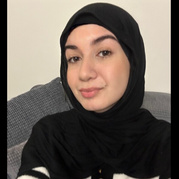 Merve - Prof d'aide aux devoirs - Saint-Chamond