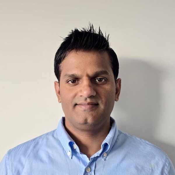 Srinivas - Computing tutor - 33£/h