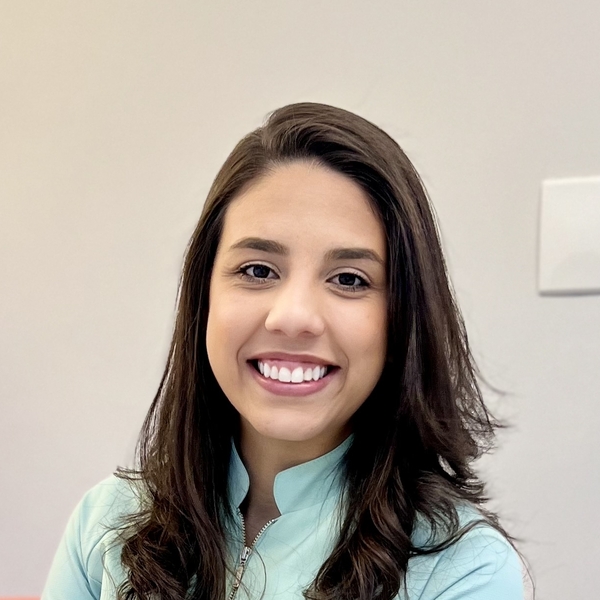 Gabriela - Prof de odontologia - Cascavel