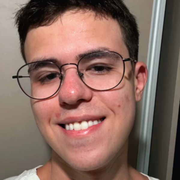 Bernardo - Professor de matemática - Uberlândia