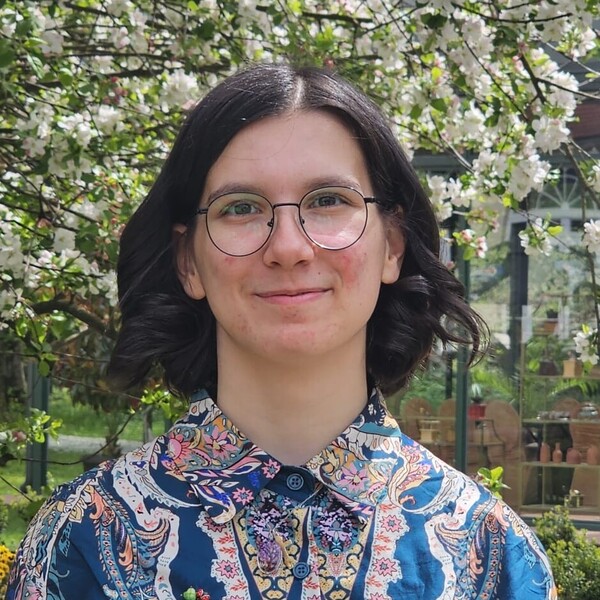 Maia - Profesor de biologie - Sibiu