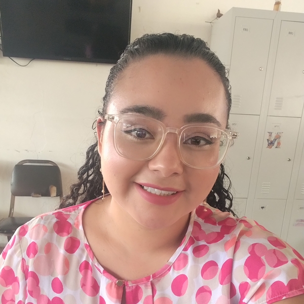 Patricia - prof de Español y Literatura - Panamá