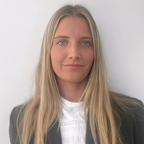 Alina - Physics tutor - Mackay