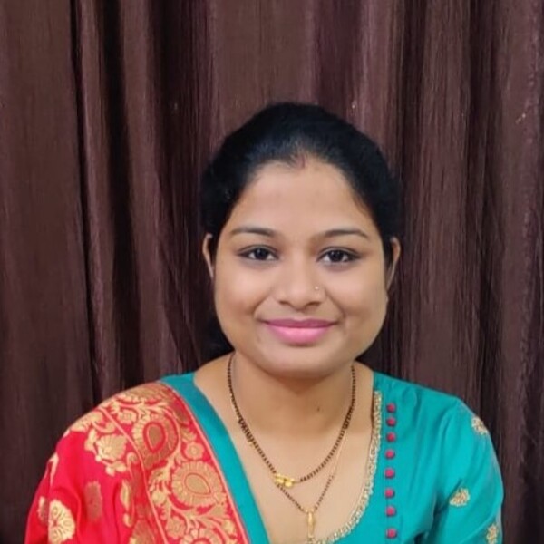 Shivali - Academic tutor - Pirangut