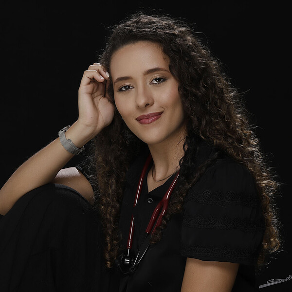 Laura - Prof de medicina - 