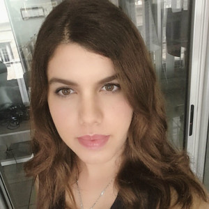 Youssra - Prof de photoshop - Chaponnay