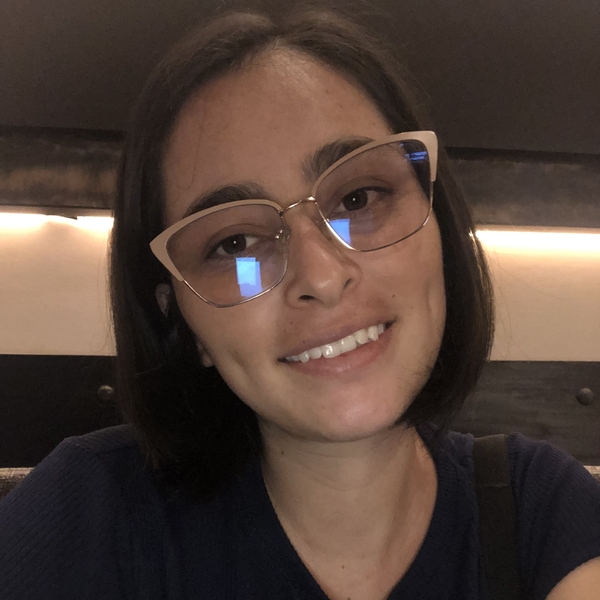 Laura - Professor de espanhol - Camaçari
