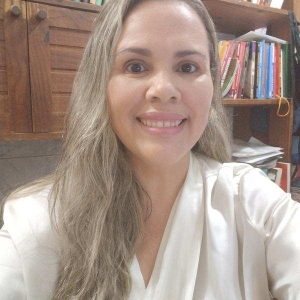 Pilar - Professor de português - Rio de Janeiro