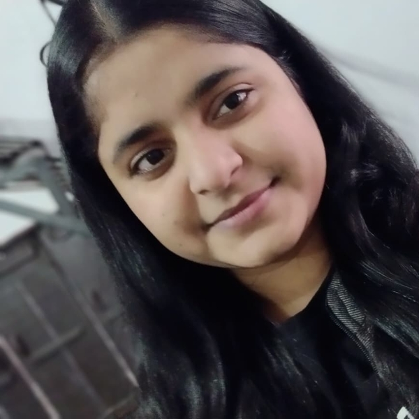 Surbhi - Python tutor - New Delhi