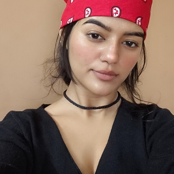 Anamika - Yoga tutor - Asthal