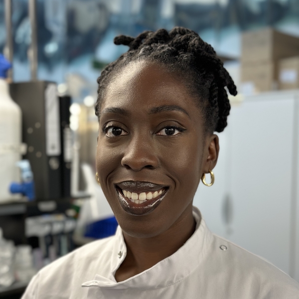 Dr Theresa - Biology tutor - London