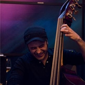 Javier rodriguez - Profe de bajo - Granada